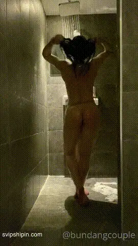0gmvbhmfvcd1f6d4arkcb_source_(new).mp4_20251224_031143.gif